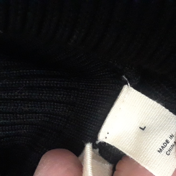 NEW!! MOTH (ANTHROPOLOGIE) RIBBED TURTLENECK.. - Picture 7 of 7